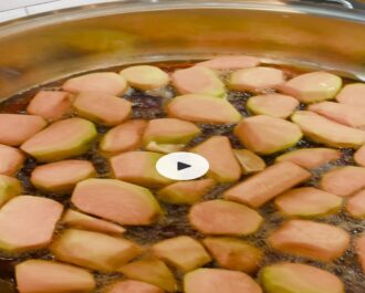 Tencereyi ocağa alın, kapağını kapatın